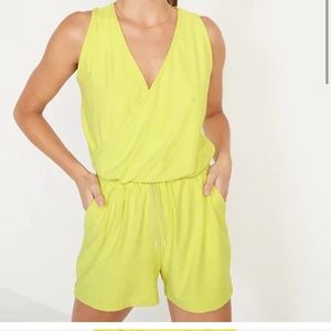 Old Navy Women’s Citrine Breathe ON Cross Front V-Neck Romper